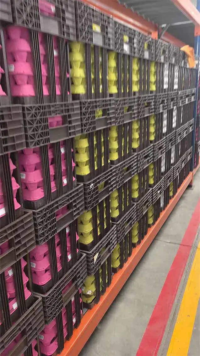 Almacén de materias primas y productos desechables al mayoreo